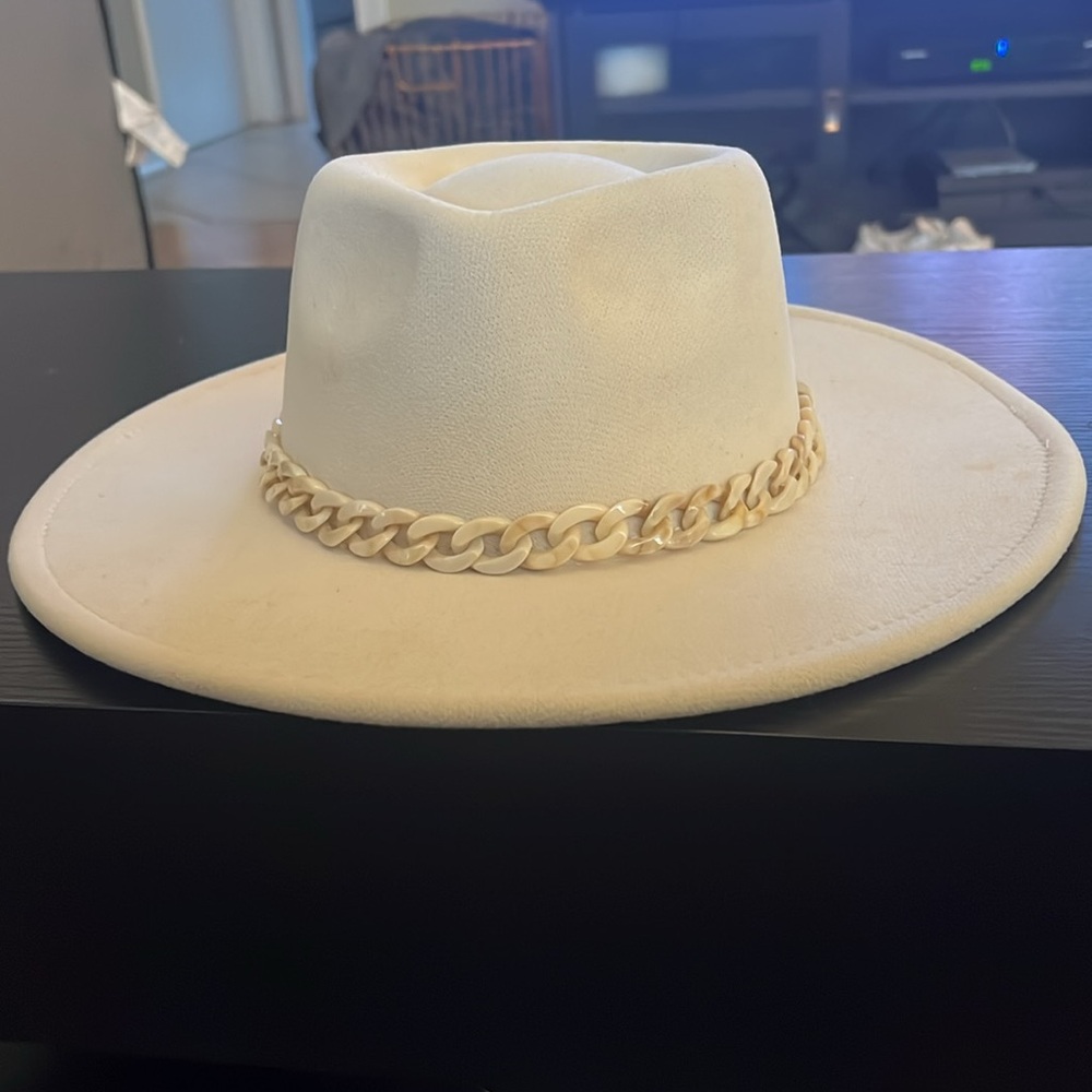 Forever 21 Round Rim Hat